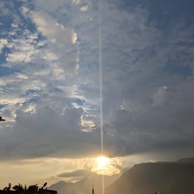 1000305083